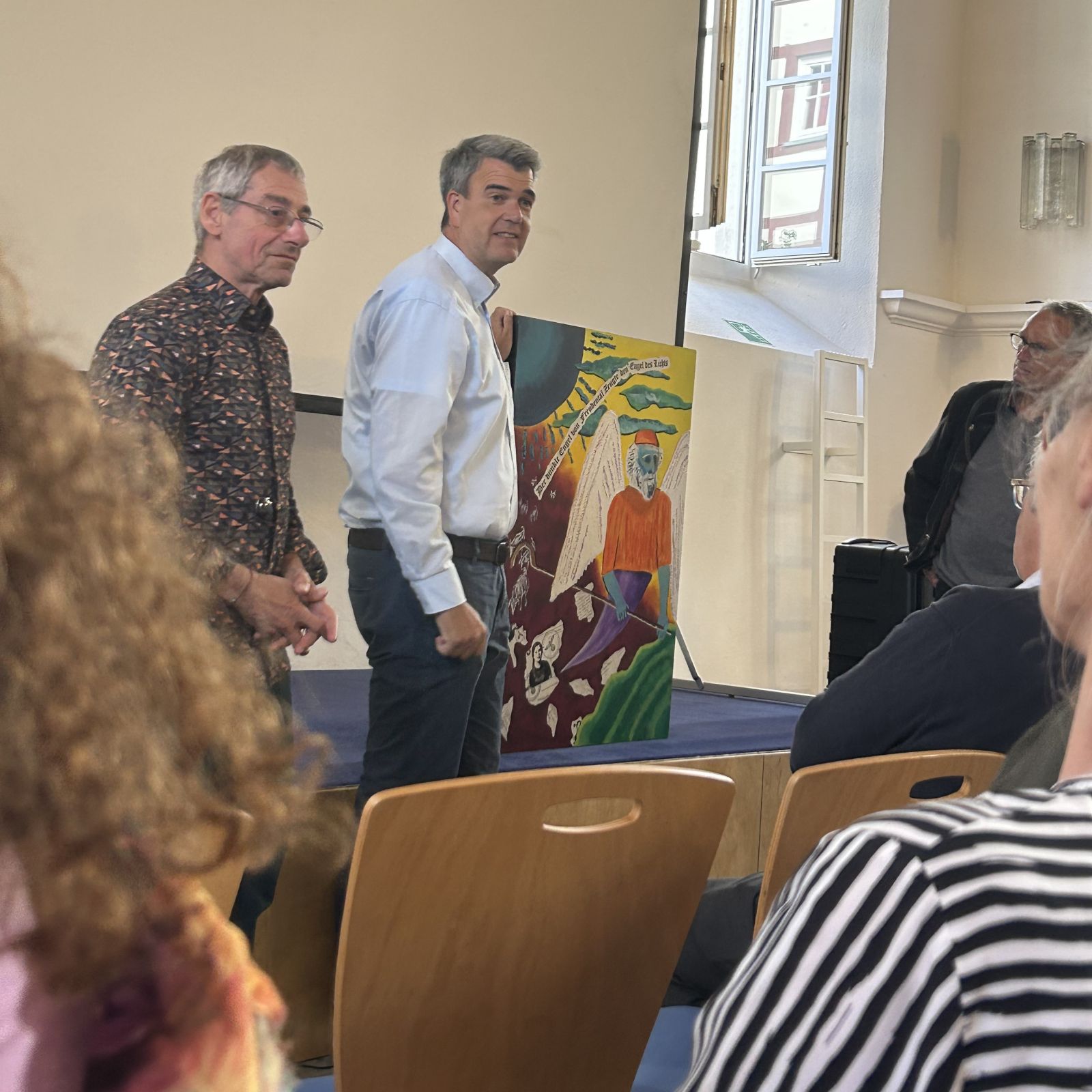 Nachfahrentreffen Bildübergabe