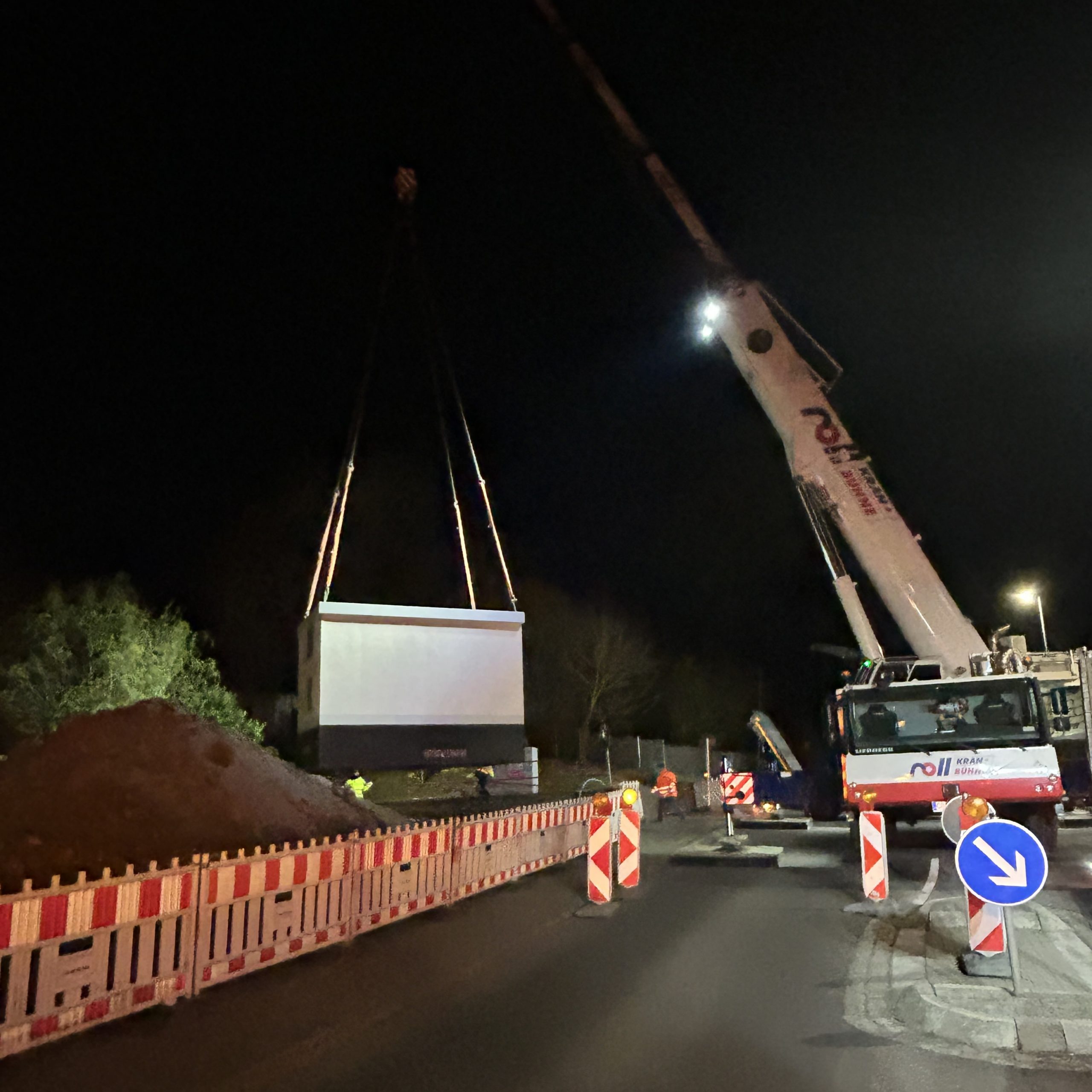 Lieferung Trafostation 2