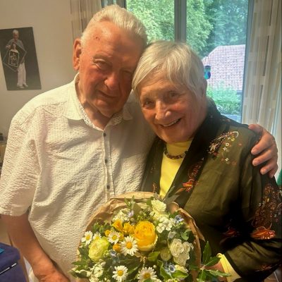 Herzlichen Glückwunsch zur Eisernen Hochzeit!  