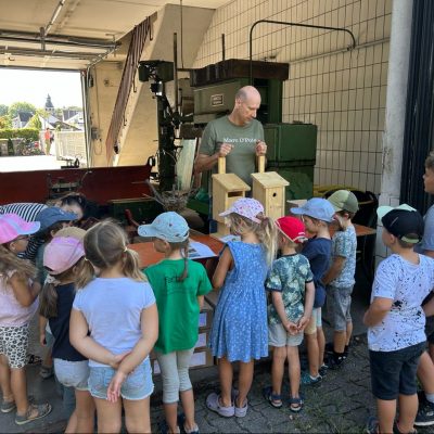 Ferienprogramm – Futterhäuschen und Nistkästen in Freudental gebaut