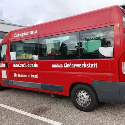 Kleine Handwerker ganz groß im BASTI-BUS 
